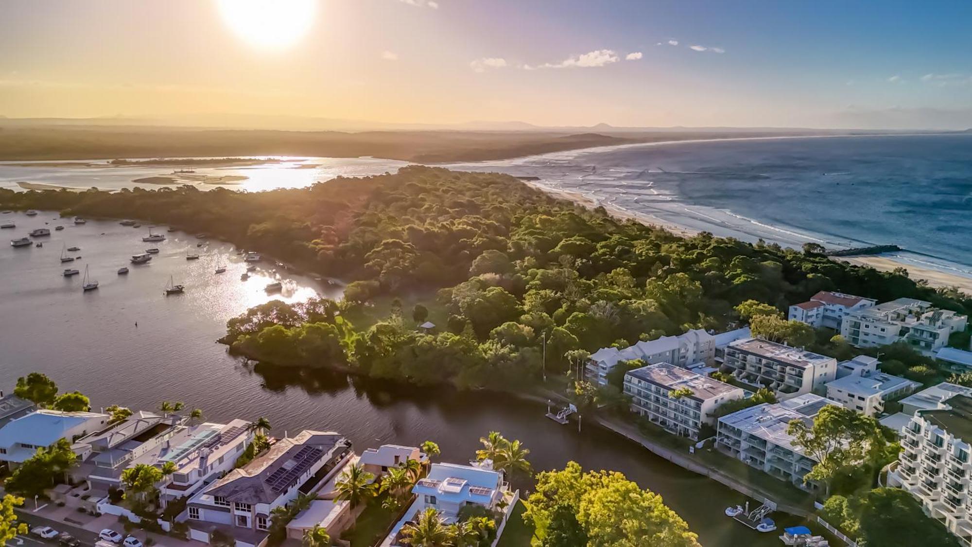 Jacaranda Noosa Aparthotel Exterior photo